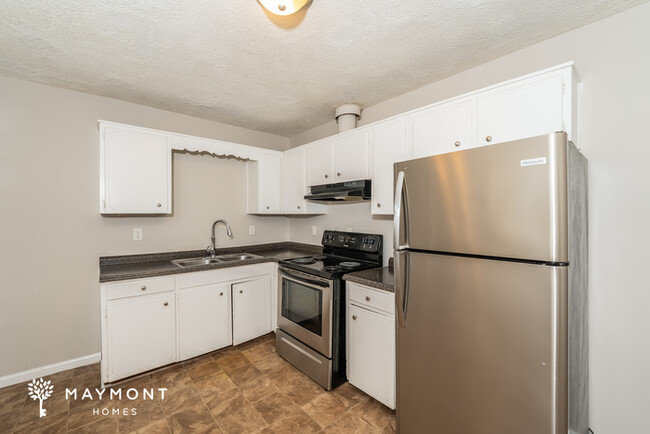 Building Photo - 3-Bedroom Home with Bonus Living Space