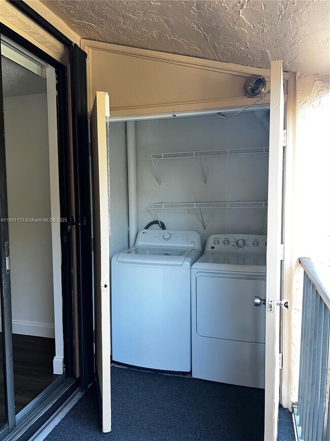 Building Photo - 14301 N Kendall Dr