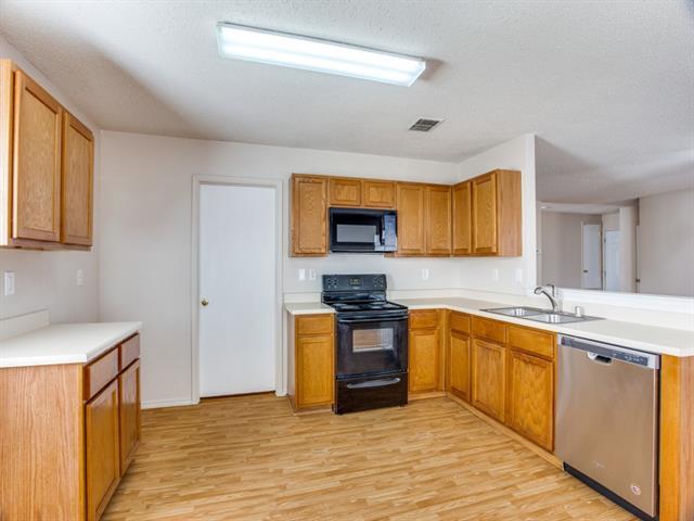 Building Photo - 3875 Fox Run Dr