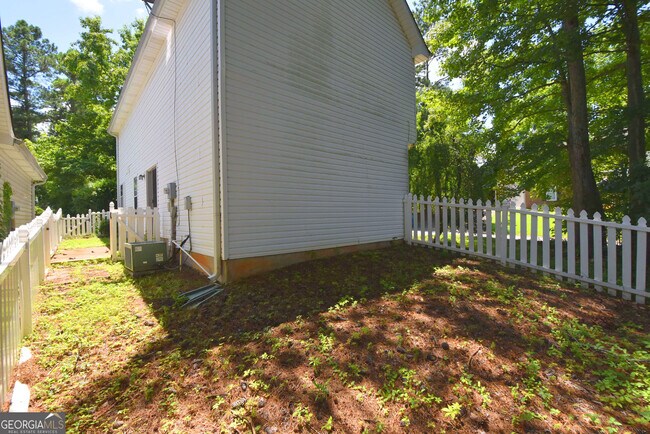 Building Photo - 147 S Fairfield Dr