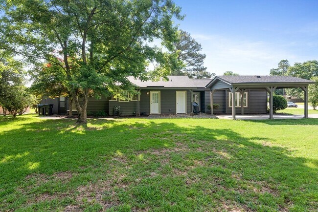 Building Photo - 4410 Goshen Lake Dr S