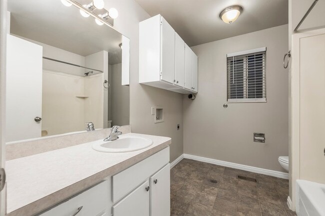 Building Photo - 750 N 1060 W