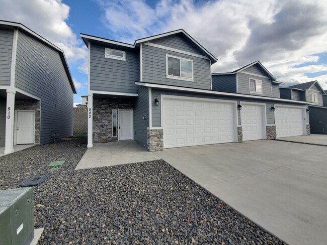 Building Photo - 522 Bedrock Loop