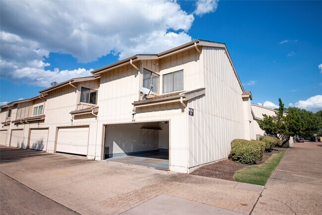 Primary Photo - 3162 Windchase Blvd