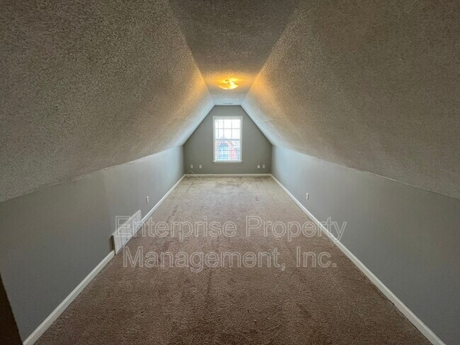 Building Photo - 9125 Cinderhill Cove E