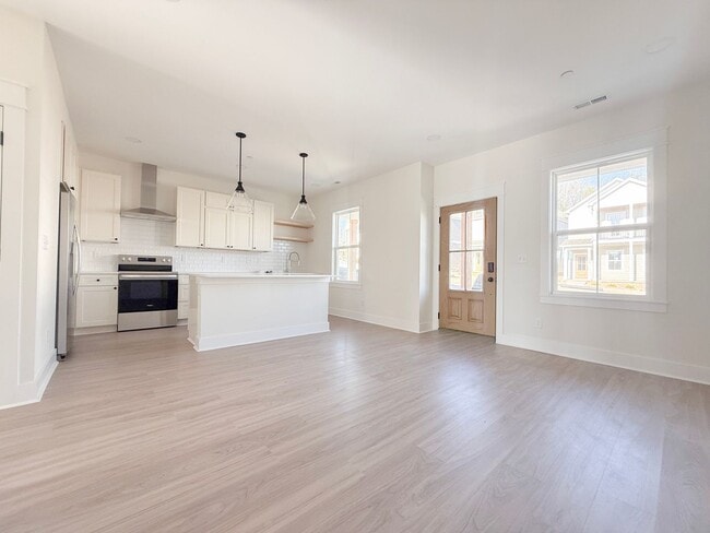 Building Photo - Available August 1: 4-Bedroom Townhome at Highbury + Summer Special Perks