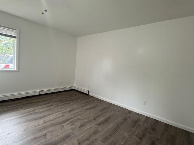 Building Photo - 687 Jersey Ave