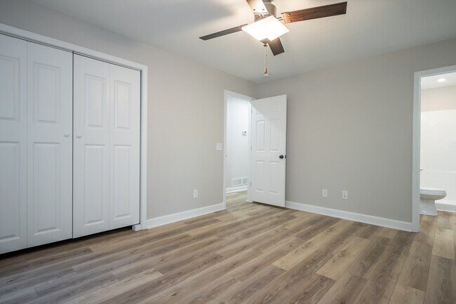 Building Photo - 1051 Crooked Creek Rd