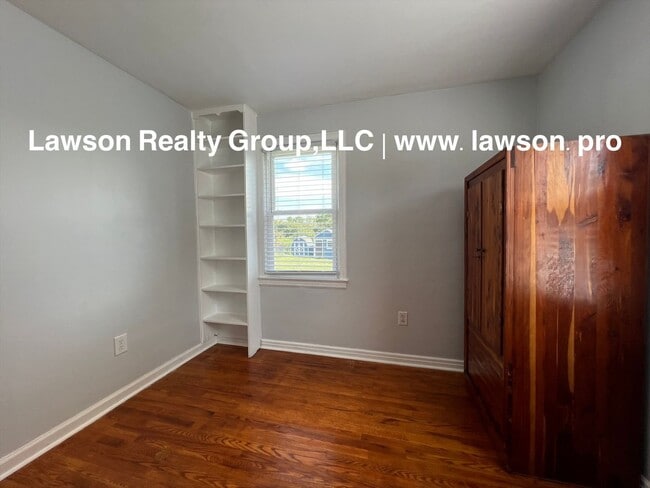 Building Photo - Updated, Cozy, and Clean- One Level Living...