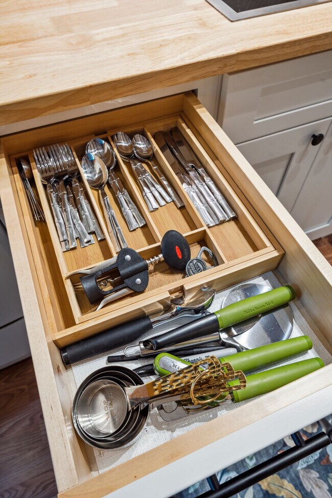 Building Photo - 51 Lake Pines Cir