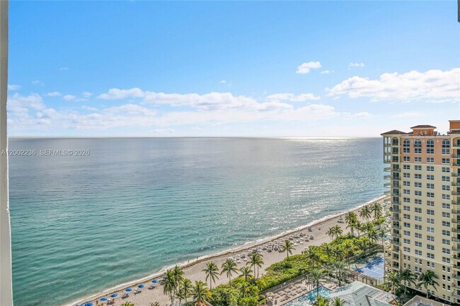 Building Photo - 2030 S Ocean Dr