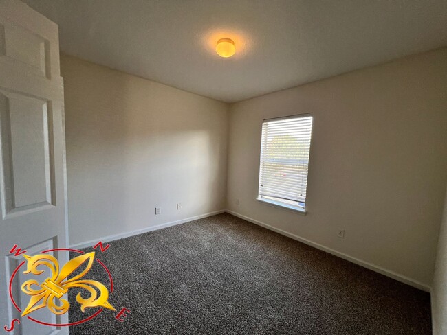 Building Photo - $1395 - Willow Ridge Condo