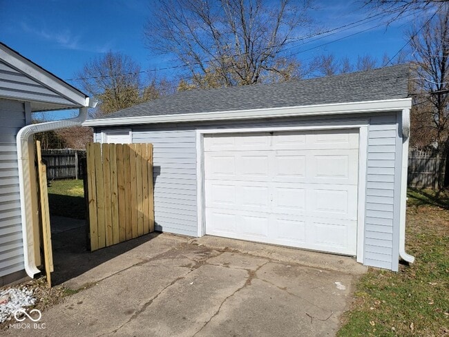 Building Photo - 2308 Aspen Ct
