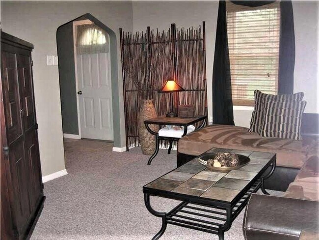 Building Photo - 116 Adams St