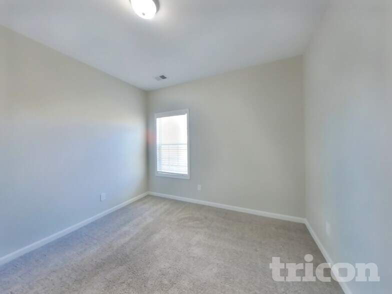 Building Photo - 710 W Coker Way