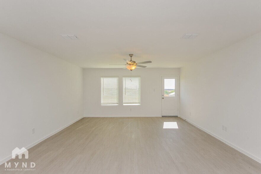 Building Photo - 2729 Mistwood Dr