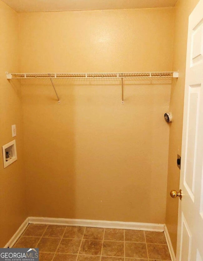 Building Photo - 301 Brookview Dr