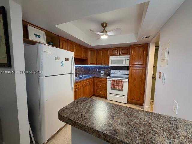 Building Photo - 1100 St Charles Pl