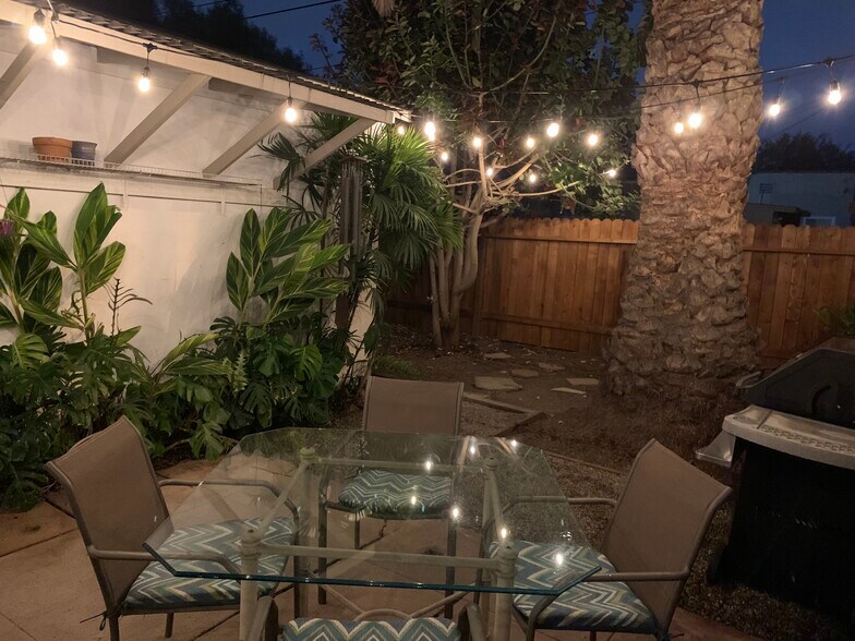 Building Photo - 2135 S Cloverdale Ave