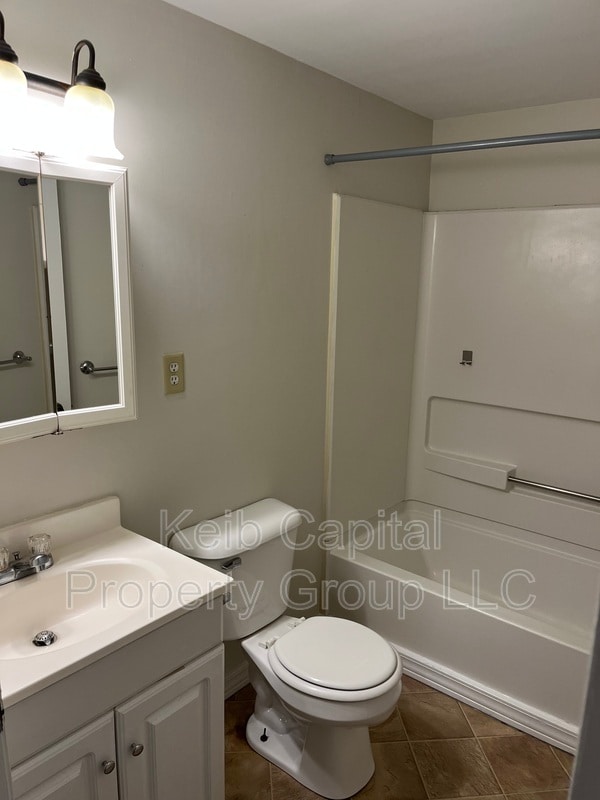 Building Photo - 90-92 Ford Street