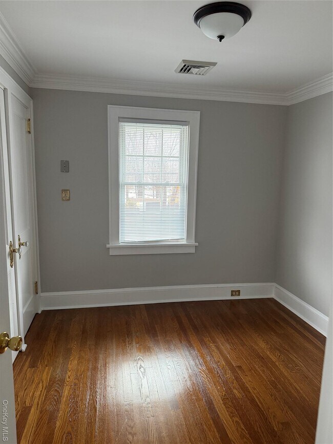 Building Photo - 1230 Hopewell Ave