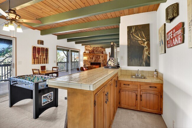 Building Photo - 26633 Thunderbird Dr