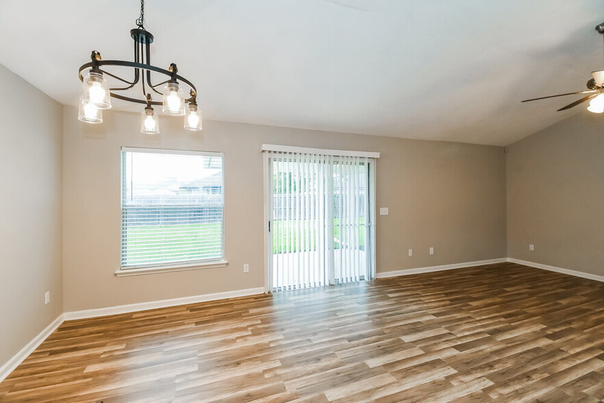 Building Photo - 45098 Amhurst Oaks Dr