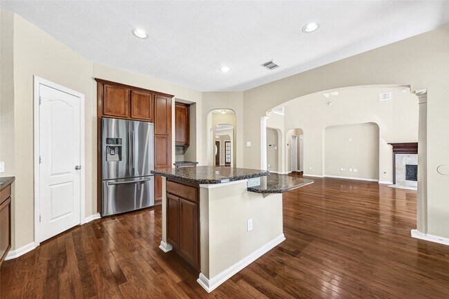 Building Photo - 21327 Pennshore Ln