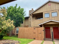 Building Photo - ?Cute Upstairs Condo Near Quail Springs Ma...