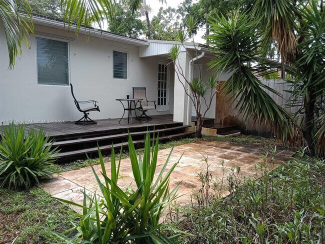 Building Photo - 1819 Fillmore St