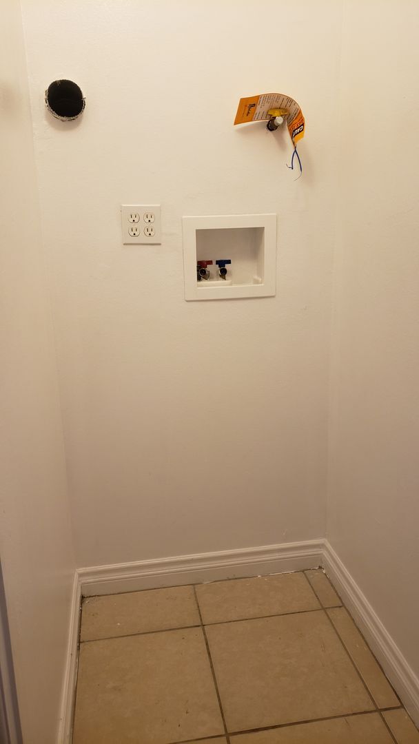 Building Photo - 40(718)