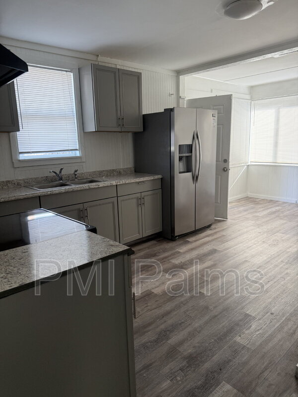 Building Photo - 2412 51st Ave N