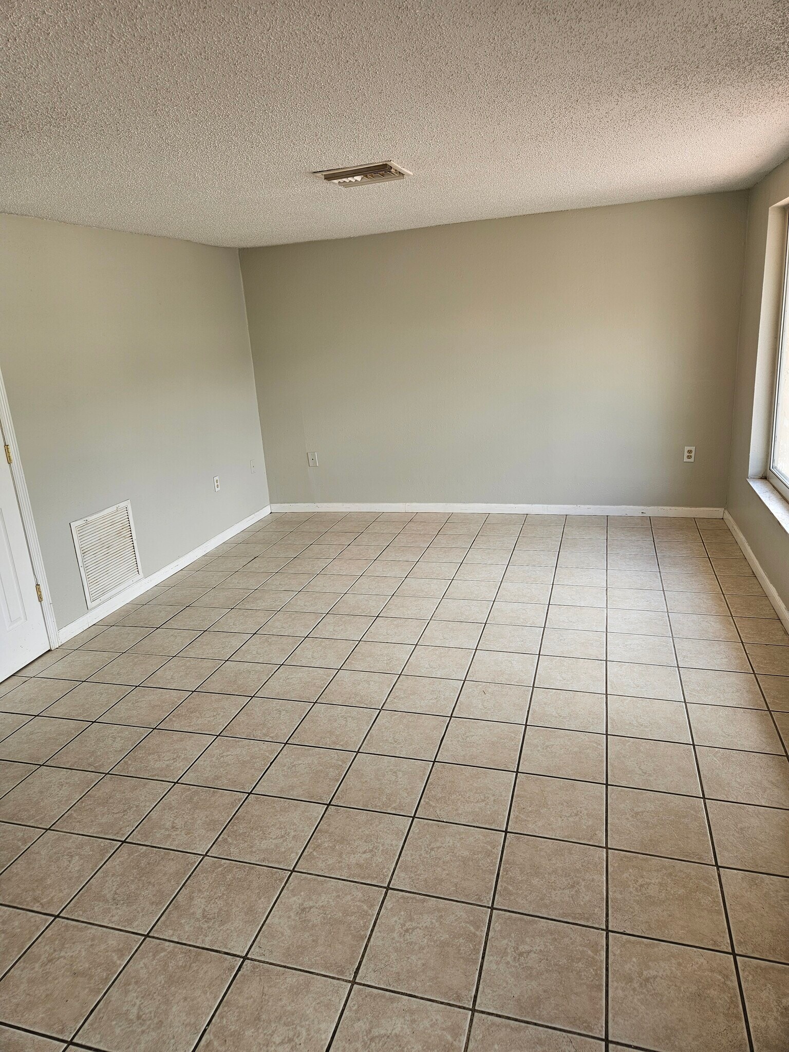 Building Photo - 6608 Chalice St