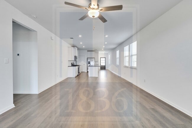 Building Photo - 837 Papaya Dr