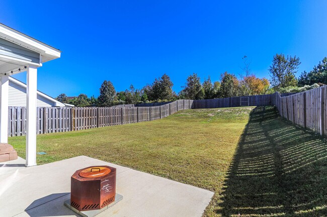 Building Photo - 550 Jensen Ln