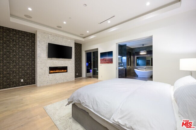 Building Photo - 6660 Colgate Ave