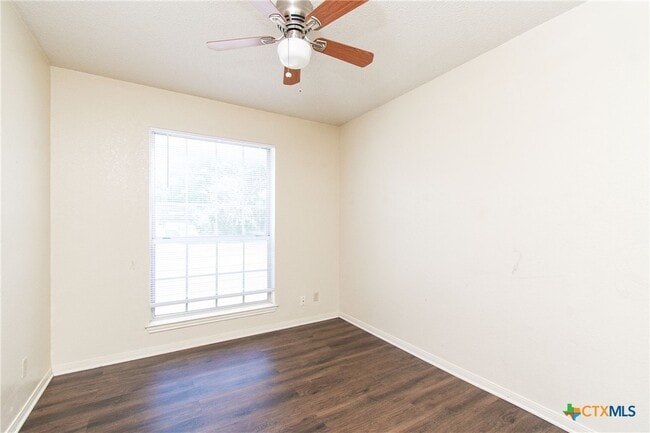 Building Photo - 2803 Willow Springs Rd