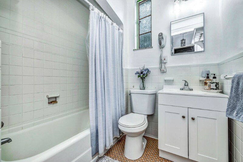 Building Photo - 217 Loraine Ave