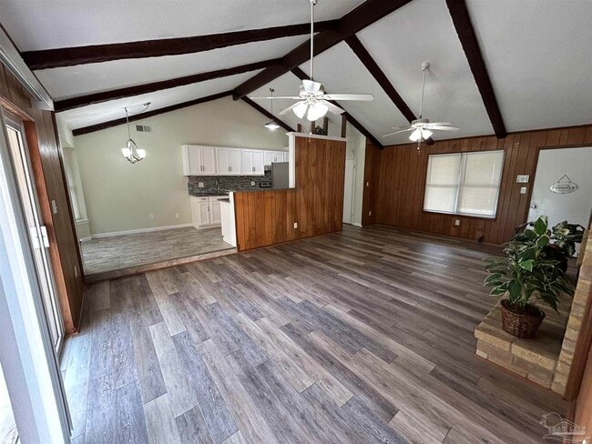 Building Photo - 4665 Balmoral Dr