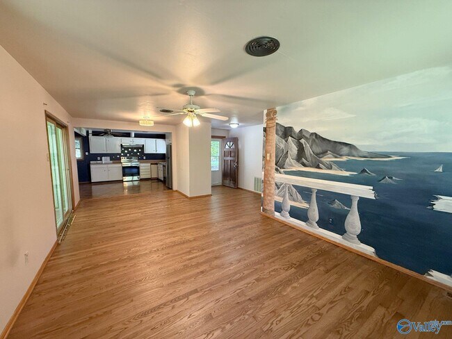 Building Photo - 1012 Strong St