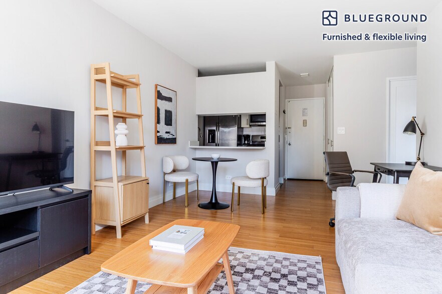 Building Photo - 151 E 31st St