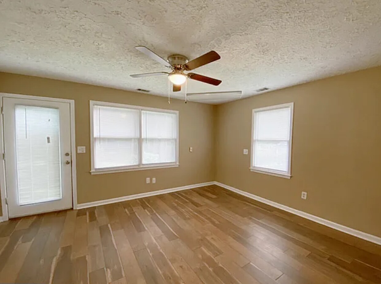 Bedroom 4 or Office - 6341 Spout Springs Rd