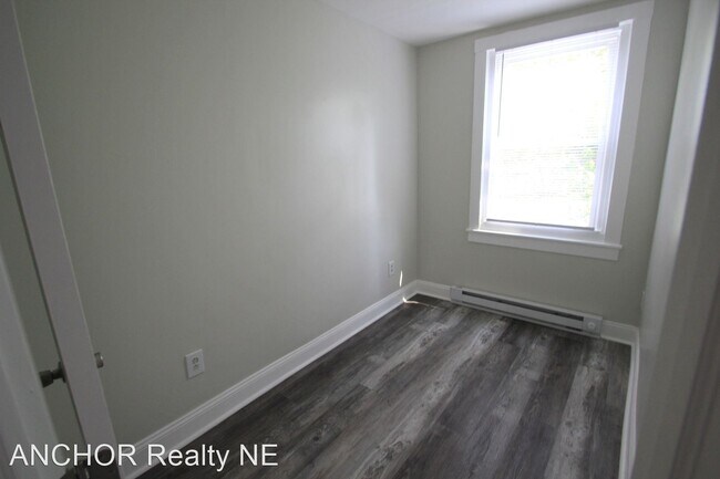 Building Photo - 3 br, 1 bath House - 2613 S. 71st St.
