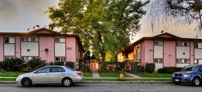 Primary Photo - Burwood Apartments