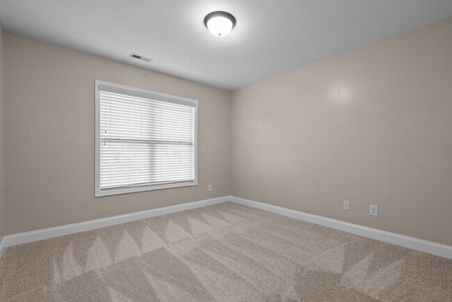 Building Photo - 133 Lockwood Dr