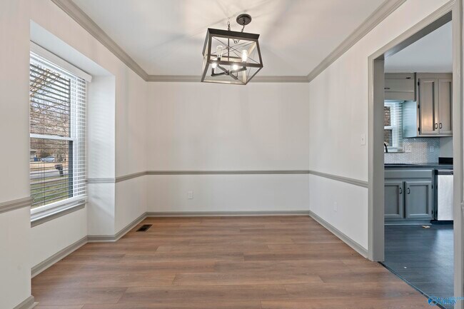 Building Photo - 220 Andra St