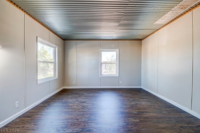 Building Photo - 18 Magnesium St