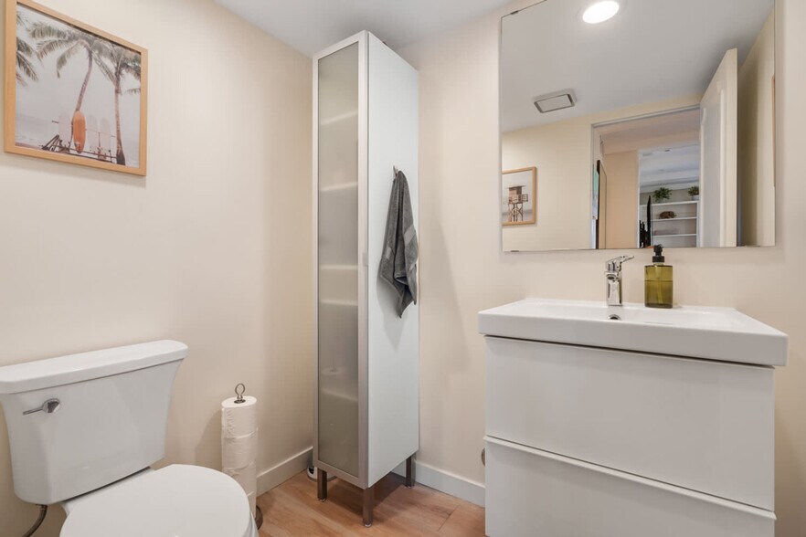 Building Photo - 301 Crocus Ct