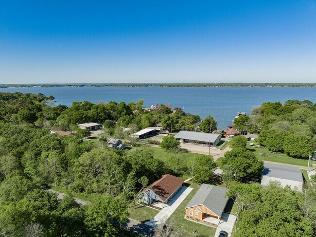 Building Photo - Available