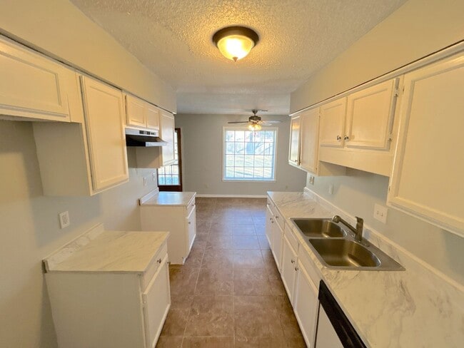 Building Photo - 6234 Midsummer Way